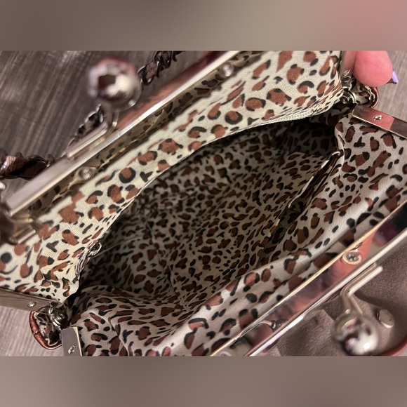 Chic Metallic Brown Floral Clutch - Picture 5 of 5